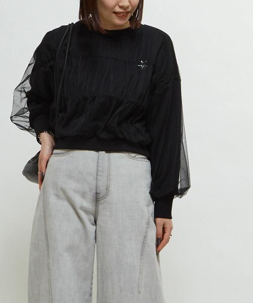 CONVERSE TOKYO（コンバーストウキョウ）の「SHIRRING TULLE DOCKING SWEAT（スウェット・レディース・グレー/ブラック/ピンク・FREE）」の9枚目の写真