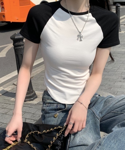 SHEPP(シープ)の「配色ラグランスリーブ ラウンドショートTシャツ / クロップド(Tシャツ/カットソー・レディース・グレー/ホワイト・F)」の9枚目の写真