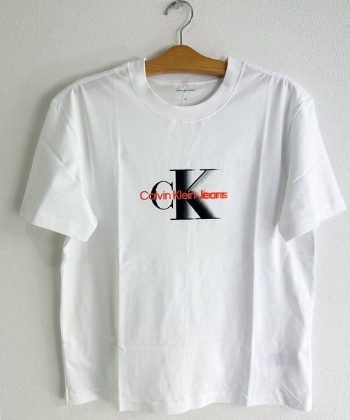 Calvin Klein Jeans（カルヴァンクラインジーンズ）の「Calvin Klein Jeans カルバンクラインジーンズ MONOLOGO SHIFT TEE ショートスリーブロゴTシャツ（Tシャツ/カットソー・メンズ・ブラック/ブルー/ホワイト/ホワイト系その他・M/L/XL/S）」の11枚目の写真