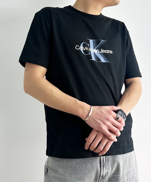 Calvin Klein Jeans（カルヴァンクラインジーンズ）の「Calvin Klein Jeans カルバンクラインジーンズ MONOLOGO SHIFT TEE ショートスリーブロゴTシャツ（Tシャツ/カットソー・メンズ・ブラック/ブルー/ホワイト/ホワイト系その他・M/L/XL/S）」の16枚目の写真