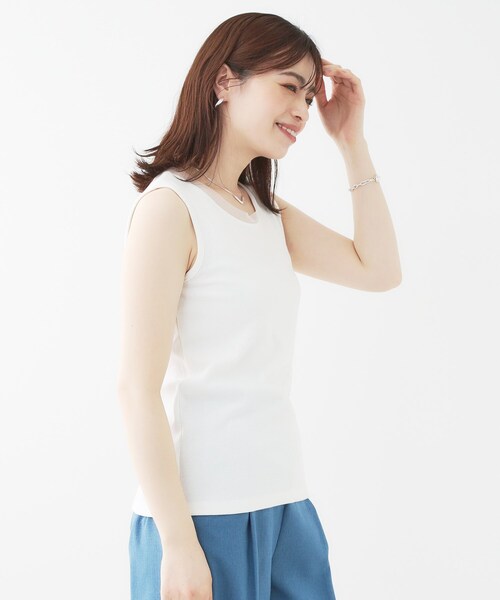 SHOO・LA・RUE(シューラルー)の「【洗える/S-LL】シアーネックがこなれ見え リブタンクトップ(Tシャツ/カットソー・レディース・ホワイト/ブラック/ダークグレー/ライトグリーン・01/02/03/04)」の5枚目の写真