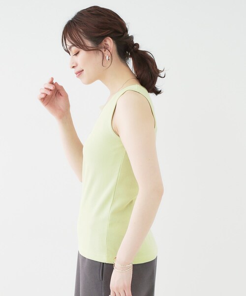 SHOO・LA・RUE(シューラルー)の「【洗える/S-LL】シアーネックがこなれ見え リブタンクトップ(Tシャツ/カットソー・レディース・ホワイト/ブラック/ダークグレー/ライトグリーン・01/02/03/04)」の18枚目の写真