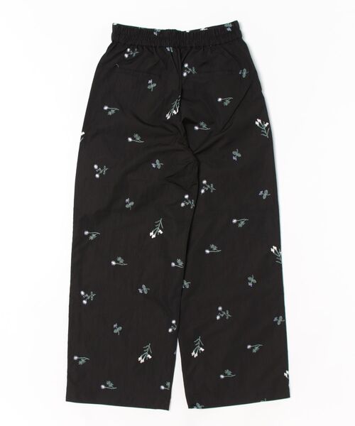 STYLEBLOCK(スタイルブロック)の「TNタフタ花柄刺繍タックパンツ(その他パンツ・レディース・ホワイト系その他/ブラック・M)」の7枚目の写真