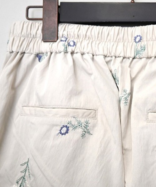 STYLEBLOCK(スタイルブロック)の「TNタフタ花柄刺繍タックパンツ(その他パンツ・レディース・ホワイト系その他/ブラック・M)」の4枚目の写真