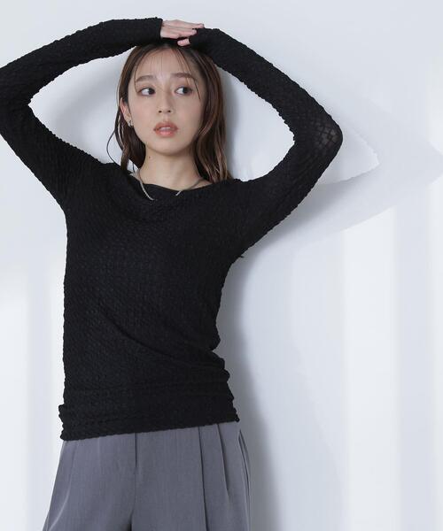 NATURAL BEAUTY BASIC(ナチュラルビューティーベーシック)の「【THINK BEAUTY】バックシャンレースカットソー(Tシャツ/カットソー・レディース・ホワイト/ブラック/ブルー・FREE)」の2枚目の写真