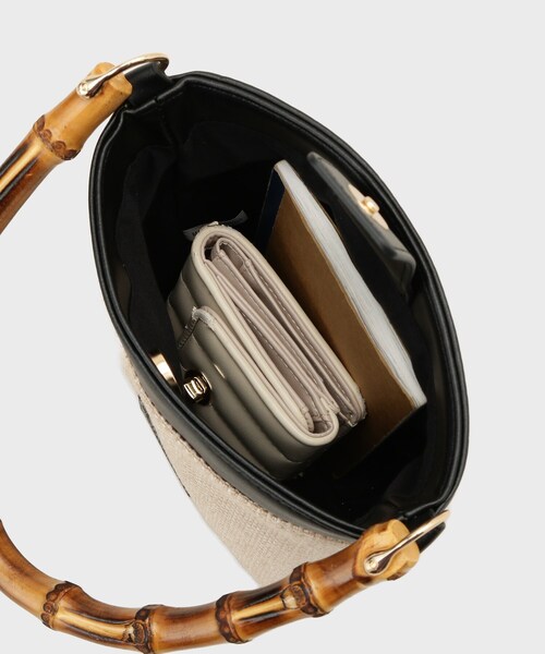 OPAQUE.CLIP（オペークドットクリップ）の「【2WAY】デザインハンドルミニショルダーバッグ（ショルダーバッグ・レディース・ブラック/シルバー・00）」の16枚目の写真