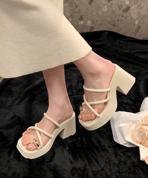 セール】ワンポイントゴールド厚底サンダル（サンダル）｜LADY