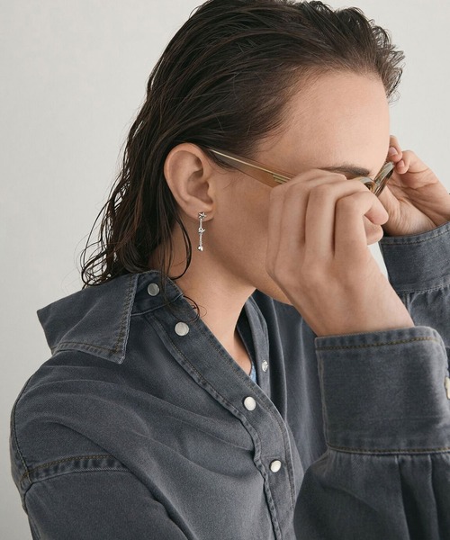 CHARLES & KEITH(チャールズ & キース)の「Orinda オランダ クリスタルドロップピアス(ピアス(両耳用)・レディース・ゴールド/シルバー・FREE)」の2枚目の写真