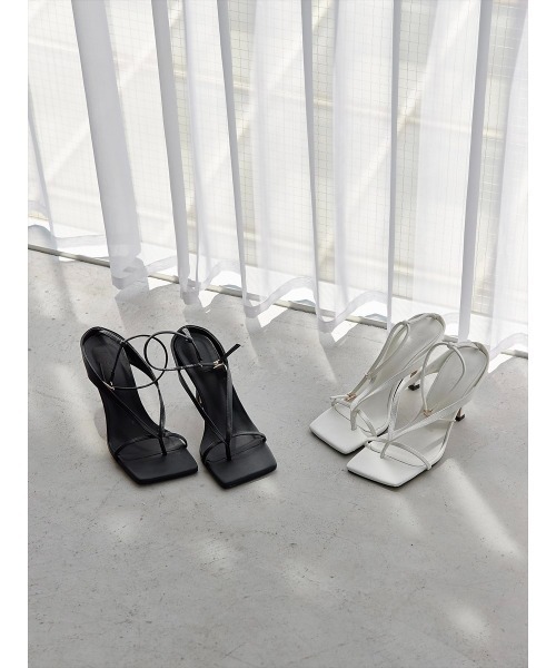 amel(エイメル)の「ナローストラップサンダル(サンダル・レディース・ホワイト/ブラック・23.5cm/24.0cm/23.0cm/24.5cm)」の4枚目の写真