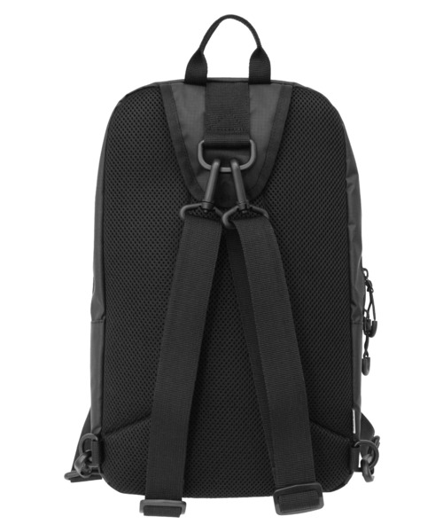 MICHAEL LINNELL（マイケル リンネル）の「【MICHAEL LINNELL/マイケルリンネル】2Way Body Bag　バックパック　ショルダーバッグ　軽量　撥水　リフレクタープリント　ワンポイントブランドロゴ（バックパック/リュック・メンズ・ブラック・FREE）」の2枚目の写真