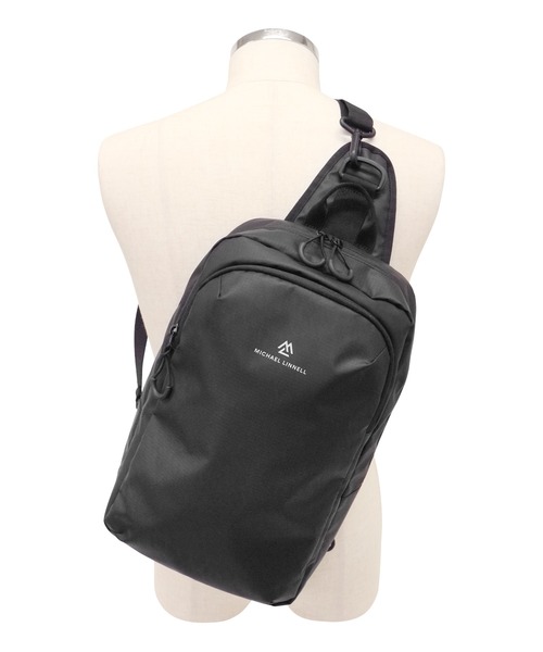 MICHAEL LINNELL（マイケル リンネル）の「【MICHAEL LINNELL/マイケルリンネル】2Way Body Bag　バックパック　ショルダーバッグ　軽量　撥水　リフレクタープリント　ワンポイントブランドロゴ（バックパック/リュック・メンズ・ブラック・FREE）」の9枚目の写真