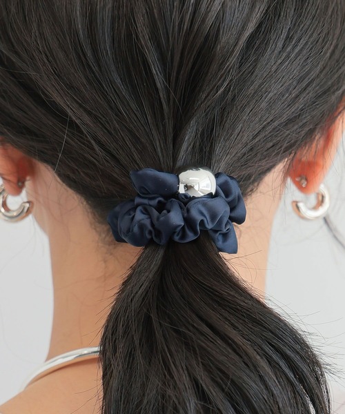 BARNYARDSTORM(バンヤードストーム)の「BARNYARDSTORM / メタルボールシュシュ(シュシュ・レディース・ネイビー/ブラック・FREE)」の6枚目の写真