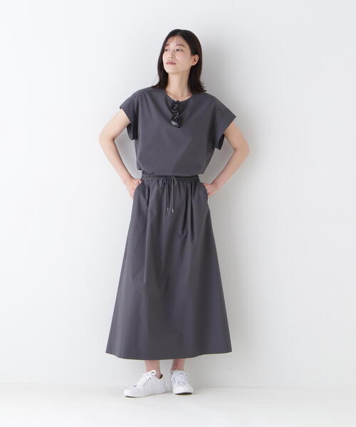 human woman（ヒューマンウーマン）の「◆【撥水・ストレッチ】コットンポリエステルウェザードローストリングタックスカート（スカート・レディース・グレー系その他/ベージュ系その他2・MEDIUM）」の18枚目の写真