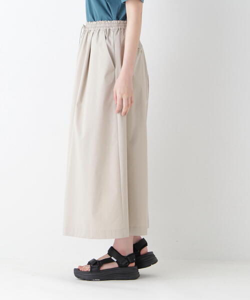 human woman（ヒューマンウーマン）の「◆【撥水・ストレッチ】コットンポリエステルウェザードローストリングタックスカート（スカート・レディース・グレー系その他/ベージュ系その他2・MEDIUM）」の7枚目の写真
