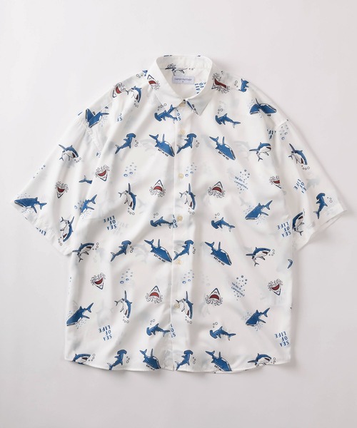 make a ray!（メイク ア レイ！）の「【70】接触冷感 総柄プリント 半袖シャツ/ユニセックス/イヌ/ネコ/シャーク/ペンギン/ラムネ/アイスキャンディー（シャツ/ブラウス・メンズ・ブラック系その他2/ブラック系その他3/ブラック系その他/ホワイト系その他2/ホワイト系その他3/ホワイト系その他4/ブルー系その他/ホワイト系その他/ミント/グリーン/ブルー/サックスブルー/ブラック/ネイビー/ホワイト/ベージュ・M/L）」の3枚目の写真