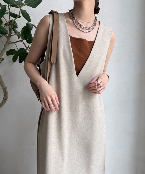DouDou（ドゥドゥ）の「【WEB限定】リネン混深Vジャンスカ（ワンピース・レディース・ベージュ/ブラック・FREE）」の2枚目の写真