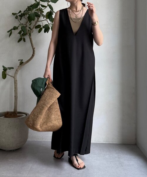 DouDou（ドゥドゥ）の「【WEB限定】リネン混深Vジャンスカ（ワンピース・レディース・ベージュ/ブラック・FREE）」の4枚目の写真