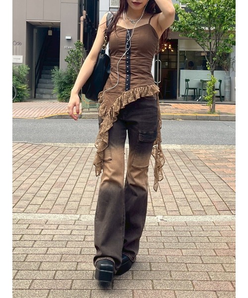 EVRIS(エヴリス)の「レースフリルキャミソール(キャミソール・レディース・ホワイト/ブラウン/ブラック・FREE)」の9枚目の写真