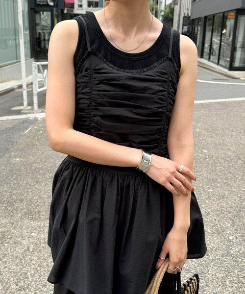 fredy emue(フレディエミュ)の「ギャザーキャミソールビスチェ(キャミソール・レディース・ブラック/オフホワイト・38)」の8枚目の写真