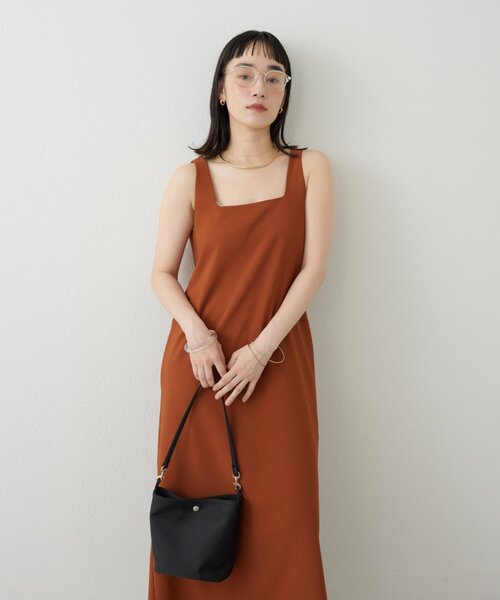 Omekashi（オメカシ）の「スクエアノースリワンピース（ワンピース・レディース・キャメル/ブラック・38/36）」の2枚目の写真