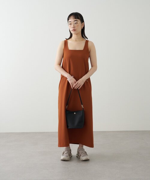Omekashi（オメカシ）の「スクエアノースリワンピース（ワンピース・レディース・キャメル/ブラック・38/36）」の17枚目の写真