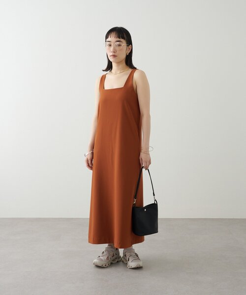 Omekashi（オメカシ）の「スクエアノースリワンピース（ワンピース・レディース・キャメル/ブラック・38/36）」の19枚目の写真