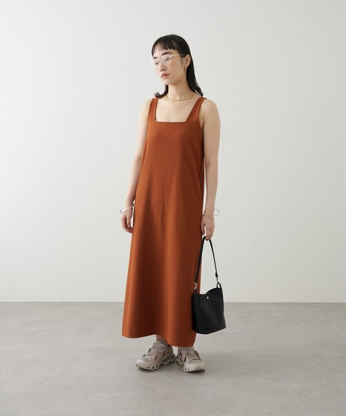 Omekashi（オメカシ）の「スクエアノースリワンピース（ワンピース・レディース・キャメル/ブラック・38/36）」の20枚目の写真