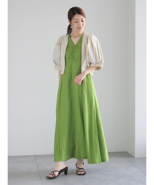 Te chichi(テチチ)の「【松井愛莉着用】バルーンスリーブVネックワンピース(ワンピース・レディース・オフホワイト/ブラック/グリーン・F)」の4枚目の写真