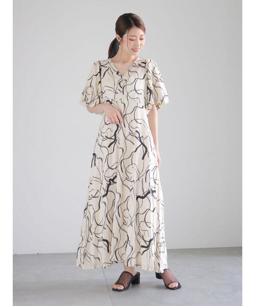 Te chichi(テチチ)の「【松井愛莉着用】バルーンスリーブVネックワンピース(ワンピース・レディース・オフホワイト/ブラック/グリーン・F)」の7枚目の写真