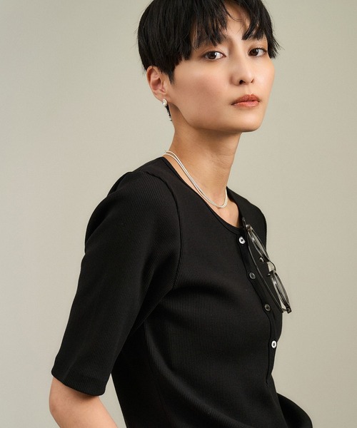 SALON adam et rope'(サロン アダム エ ロペ)の「【WEB限定】プリマベールリブヘンリーネックTシャツ(Tシャツ/カットソー・レディース・チャコールグレー/ブラック/オフホワイト・FREE)」の16枚目の写真