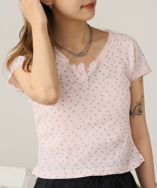 ROOPTOKYO(ループトウキョウ)の「Floral Lace Short Sleeve Top / 花柄レース ショートスリーブトップス 秋物 秋服 2026年秋冬(Tシャツ/カットソー・レディース・アイボリー/ホワイト/ピンク/ブルー・FREE)」の21枚目の写真
