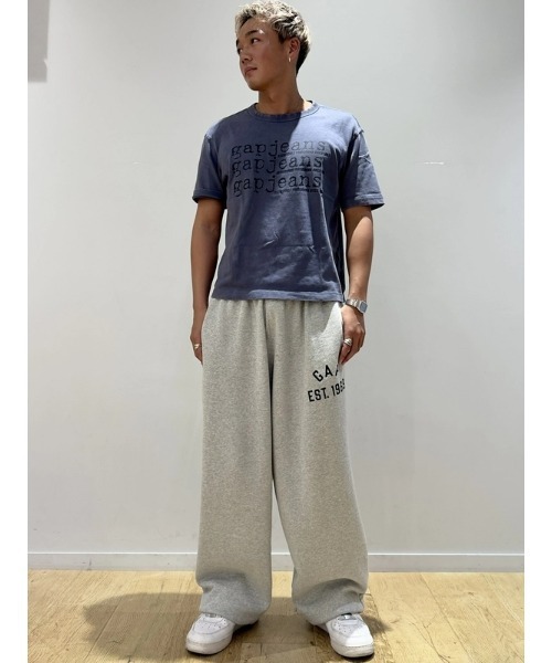 GAP(ギャップ)の「ヘビーウェイト デニム GAPロゴ クロップドTシャツ(Tシャツ/カットソー・メンズ・ブルー/ブラック/カーキ・XS/S/M/L/XL)」の14枚目の写真