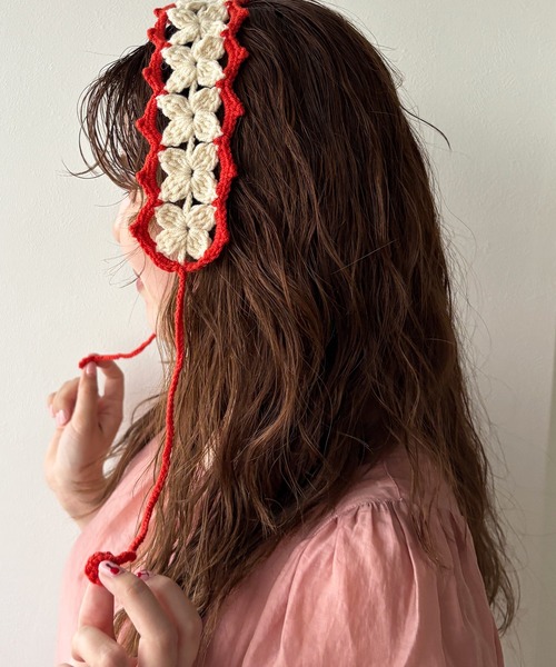 kutir(クティール)の「kutirlune/手編み風バイカラーバブーシュカ ヘアバンド ヘッドドレス(ヘアバンド・レディース・ブラウン系/レッド系・FREE)」の8枚目の写真