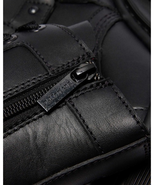 Dr. Martens(ドクターマーチン)の「Dr. Martens/ドクターマーチン CHESNEY HARNESS アンクル ブーツ 42613001(ブーツ・レディース・ブラック・UK6/UK5/UK4/UK3)」の4枚目の写真