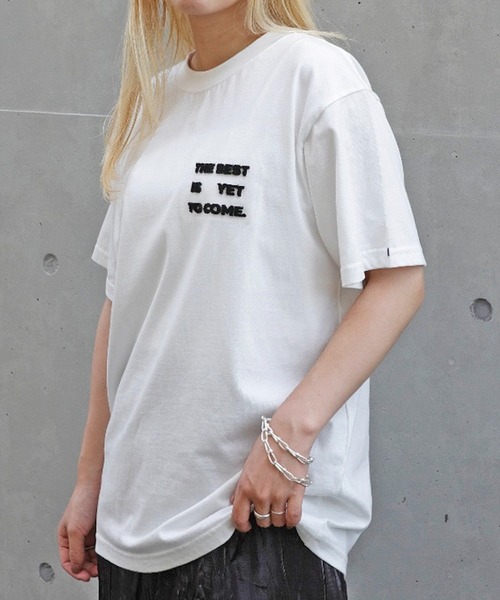 NOMINE(ノミネ)の「【NOMINE/ノミネ】刺繍ロゴTシャツ(Tシャツ/カットソー・メンズ・ホワイト系その他2/レッド/ホワイト系その他/ブラック/チャコールグレー・M/L)」の3枚目の写真
