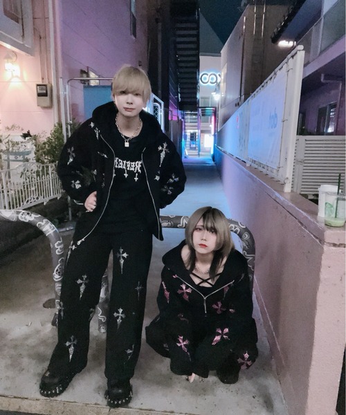 レフレム クロス総柄ラインストーンZIPパーカー ブラック REFLEM（レフレム）の「『REFLEM/レフレム』クロス総柄ライン