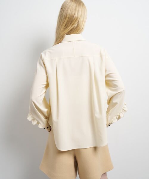 LANVIN en Bleu(ランバンオンブルー)の「ポリエステルウール/デニムフリルブラウス(シャツ/ブラウス・レディース・オフホワイト/ネイビー・38)」の7枚目の写真