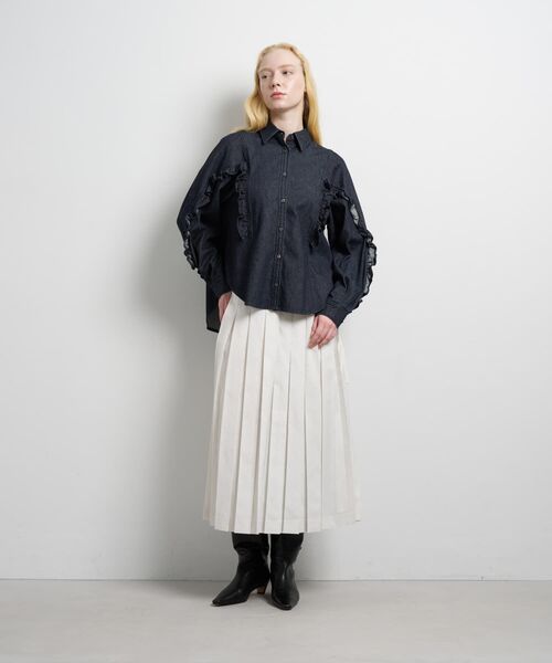 LANVIN en Bleu(ランバンオンブルー)の「ポリエステルウール/デニムフリルブラウス(シャツ/ブラウス・レディース・オフホワイト/ネイビー・38)」の10枚目の写真