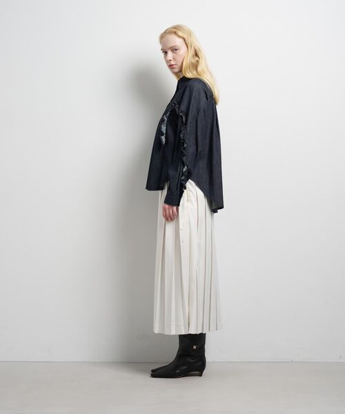 LANVIN en Bleu(ランバンオンブルー)の「ポリエステルウール/デニムフリルブラウス(シャツ/ブラウス・レディース・オフホワイト/ネイビー・38)」の11枚目の写真