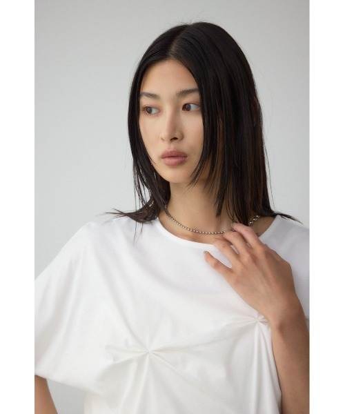 AZUL by moussy(アズールバイマウジー)の「ドルマンタックトップス(Tシャツ/カットソー・レディース・ライトグレー/オフホワイト/チャコールグレー・FREE)」の4枚目の写真