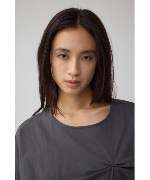 AZUL by moussy(アズールバイマウジー)の「ドルマンタックトップス(Tシャツ/カットソー・レディース・ライトグレー/オフホワイト/チャコールグレー・FREE)」の14枚目の写真