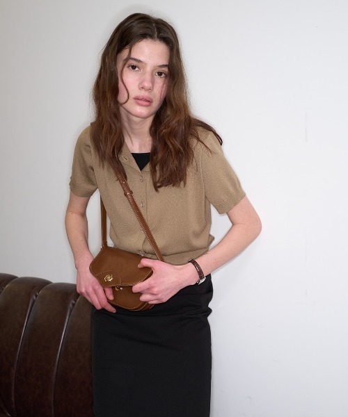 GENERAL IDEA(ジェネラルアイデア)の「GENERAL IDEA/ジェネラルアイディア basic collar half cardigan カーディガン 冬服(カーディガン/ボレロ・レディース・アイボリー/ブラック/ブラウン・S/M/L)」の5枚目の写真