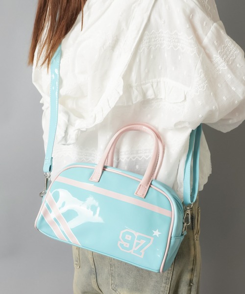 SPINNS（スピンズ）の「【2WAY】エナメルプリントボストンバッグ/平成女児（ボストンバッグ・レディース・その他/サックスブルー系/ブラック系その他・ONESIZE）」の20枚目の写真