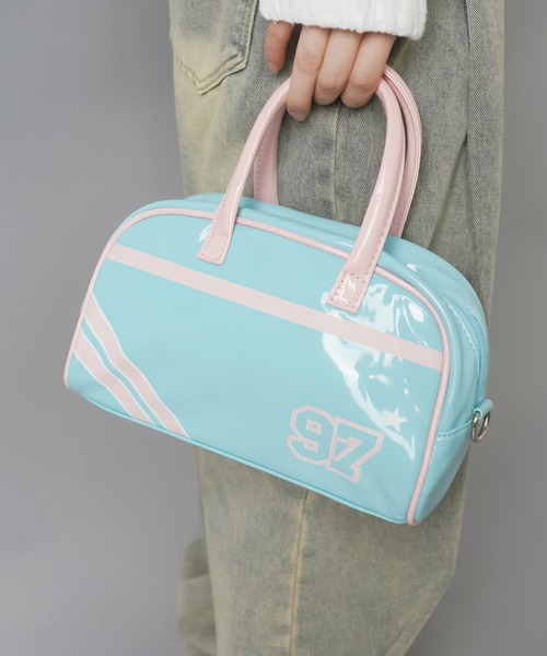 SPINNS（スピンズ）の「【2WAY】エナメルプリントボストンバッグ/平成女児（ボストンバッグ・レディース・その他/サックスブルー系/ブラック系その他・ONESIZE）」の18枚目の写真