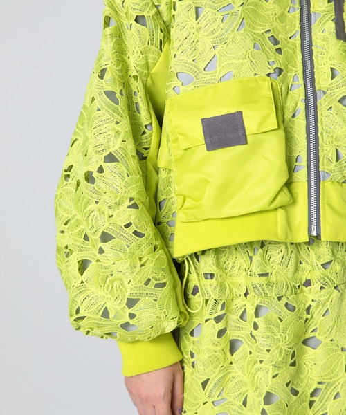 AULA AILA（アウラアイラ）の「レースMA-1ブルゾン（ブルゾン・レディース・イエロー×グリーン/ブラック/ライトカーキ・0）」の10枚目の写真