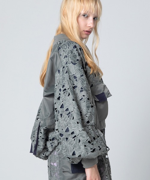 AULA AILA（アウラアイラ）の「レースMA-1ブルゾン（ブルゾン・レディース・イエロー×グリーン/ブラック/ライトカーキ・0）」の13枚目の写真