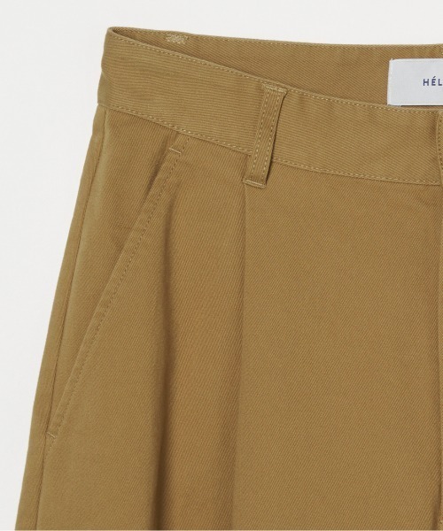 HELIOPOLE(エリオポール)の「COTTON TWILL CURVY TUCK PANTS(その他パンツ・レディース・アイボリー/キャメル/チャコールグレー・36/38)」の8枚目の写真