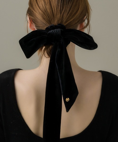 ME☆お値下げ対応します！です。シュシュ　ロゴ入り　リボン　ブラック ブラックヴィーガンレザー 「ぷっくり」リボンシュシュ– kay me