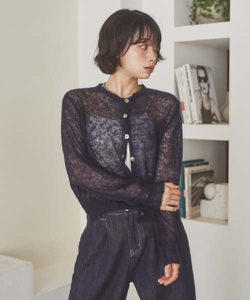LAULEN(ローレン)の「compact sheer knit cardigan /コンパクトシアーニットカーディガン(カーディガン/ボレロ・レディース・グレー/ブラウン/ネイビー・FREE)」の4枚目の写真
