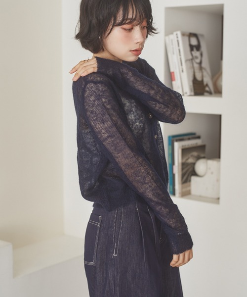 LAULEN(ローレン)の「compact sheer knit cardigan /コンパクトシアーニットカーディガン(カーディガン/ボレロ・レディース・グレー/ブラウン/ネイビー・FREE)」の7枚目の写真